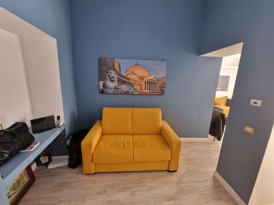شقة Pastel Blue House X 5 People In Corso Above Metro Montesanto نابولي المظهر الخارجي الصورة
