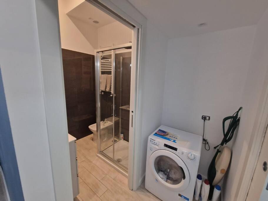 شقة Pastel Blue House X 5 People In Corso Above Metro Montesanto نابولي المظهر الخارجي الصورة