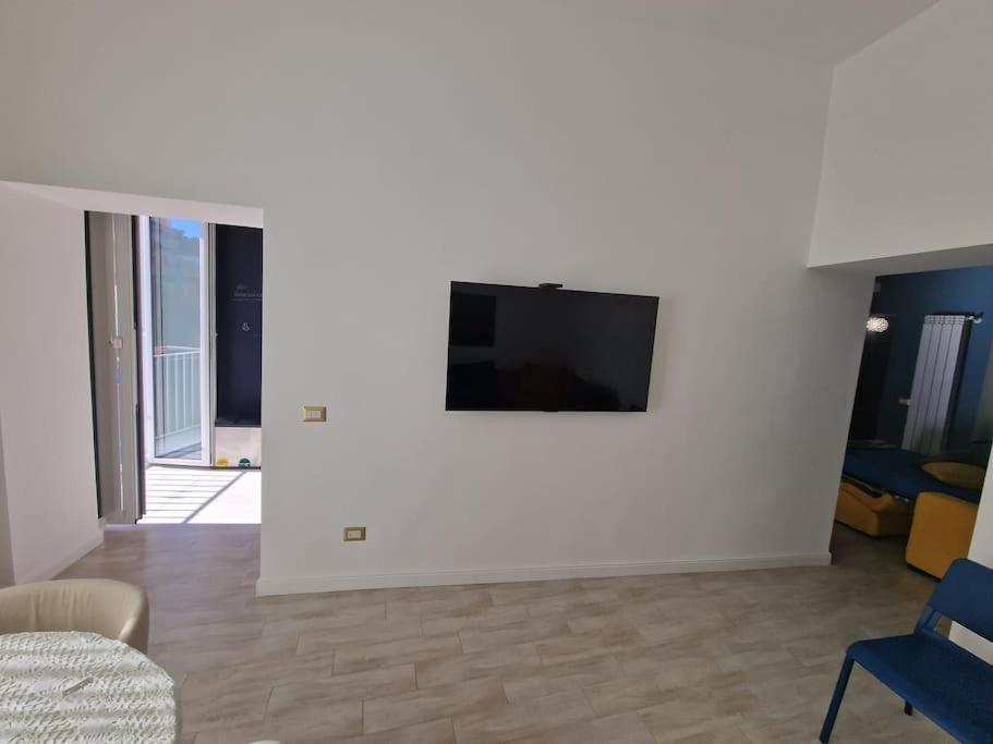 شقة Pastel Blue House X 5 People In Corso Above Metro Montesanto نابولي المظهر الخارجي الصورة