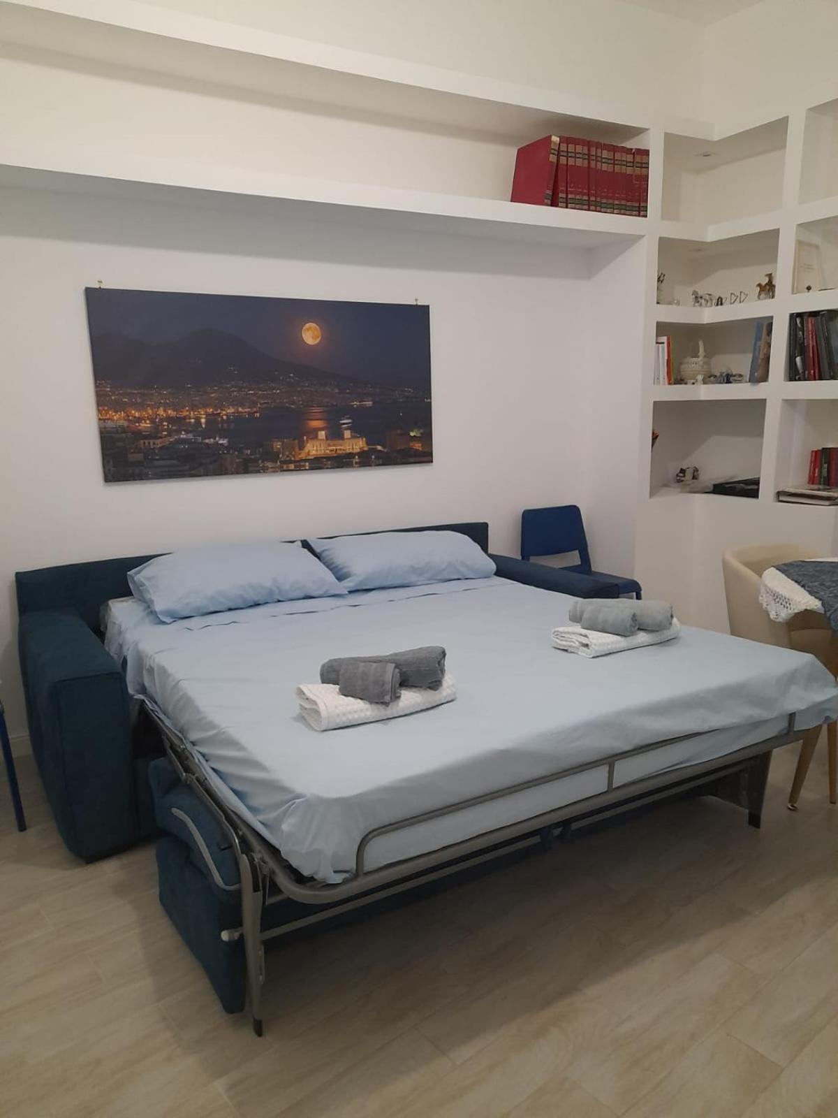 شقة Pastel Blue House X 5 People In Corso Above Metro Montesanto نابولي المظهر الخارجي الصورة